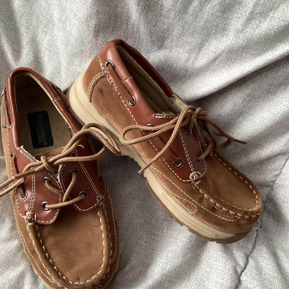 Toddler Boy Boat Shoes Size 12 Whale on soles Brown